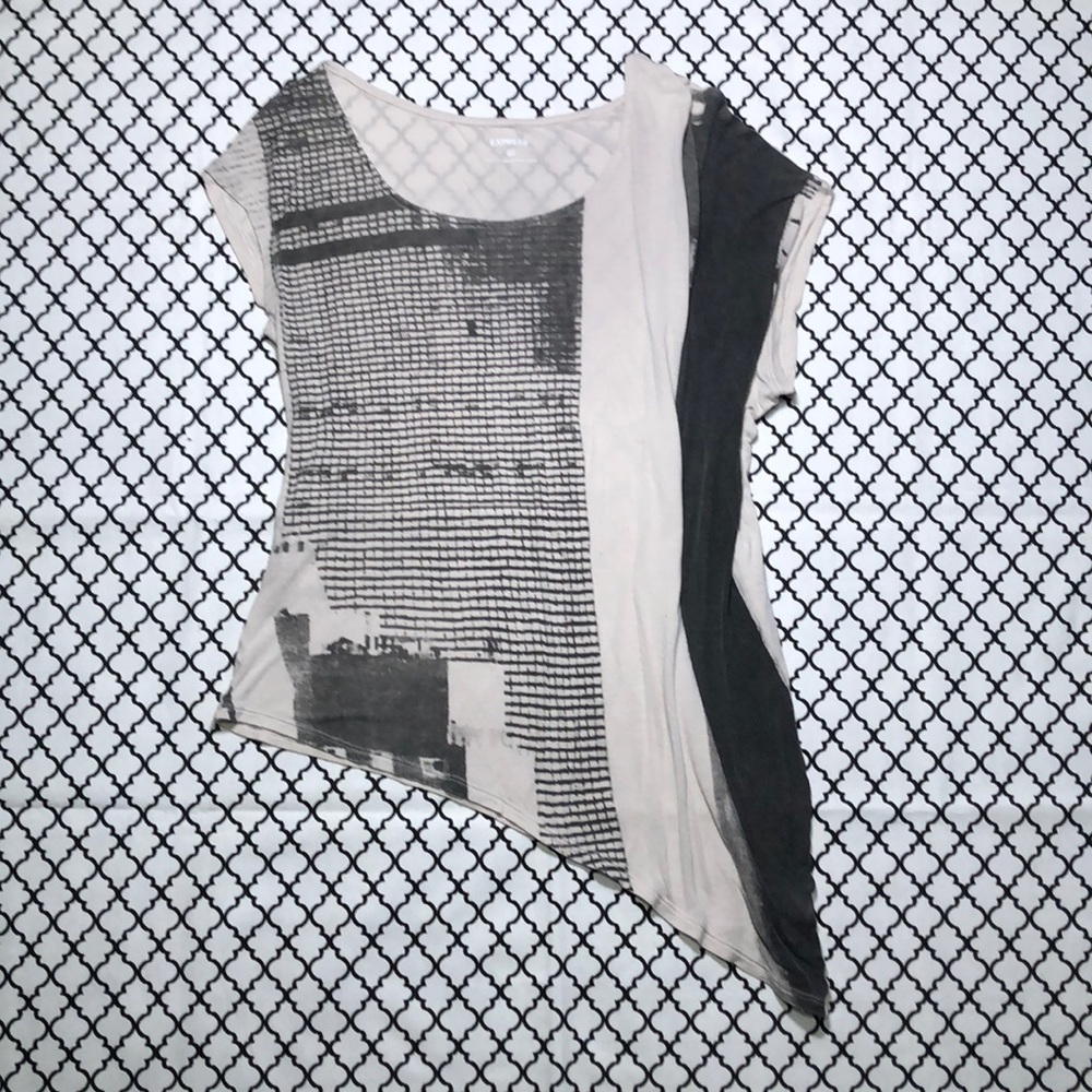 COPY - Express Asymmetrical Skyline Cream & Gray Top